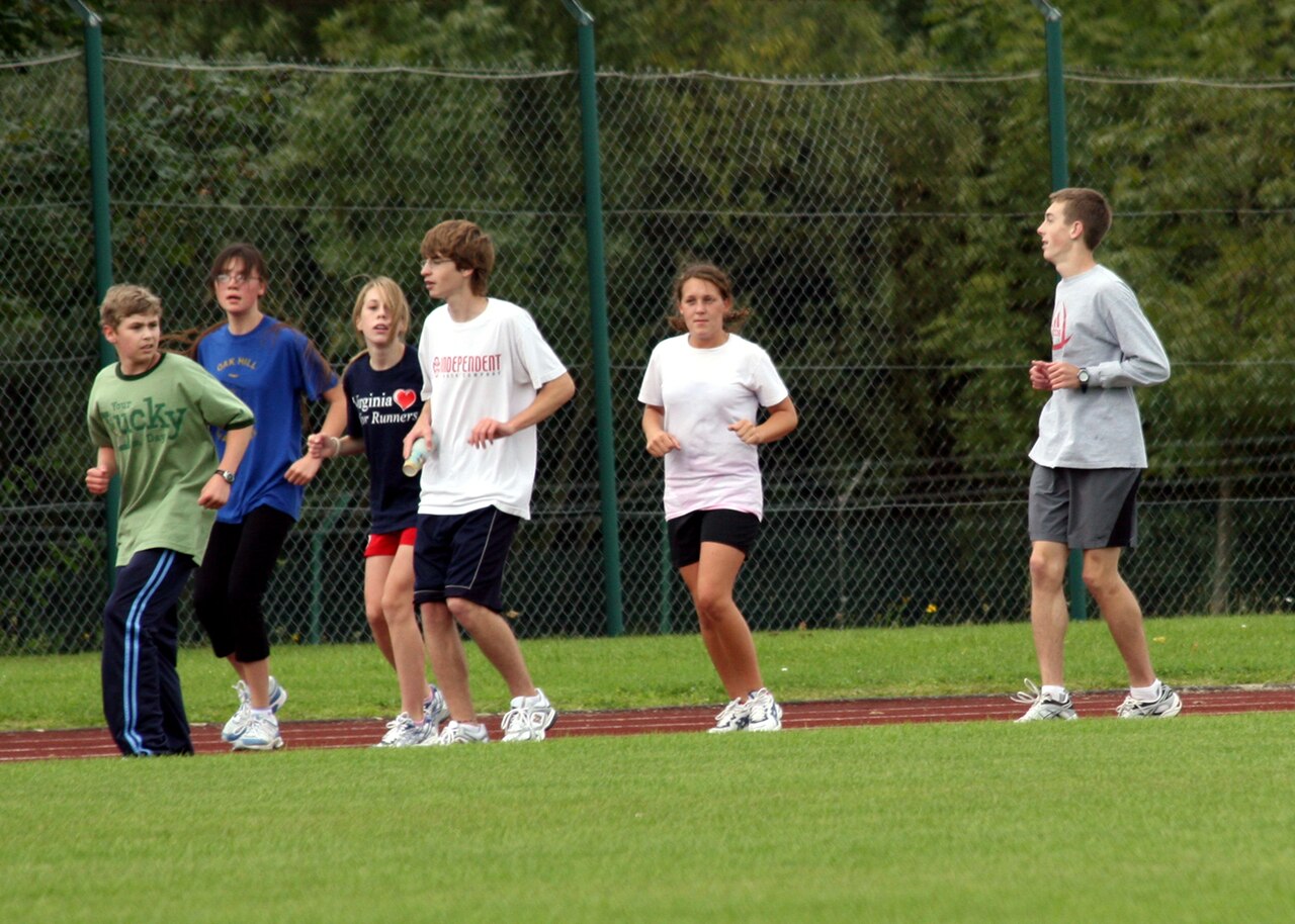 running outdoors (foto: Rob & Lisa Meehan from Eckfeld, Germany / CC BY 2.0, Wikimedia Commons)